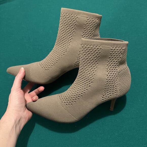 Charles by Charles David Women’s Grey Knit Ankle Booties Size 9M - Picture 2 of 9